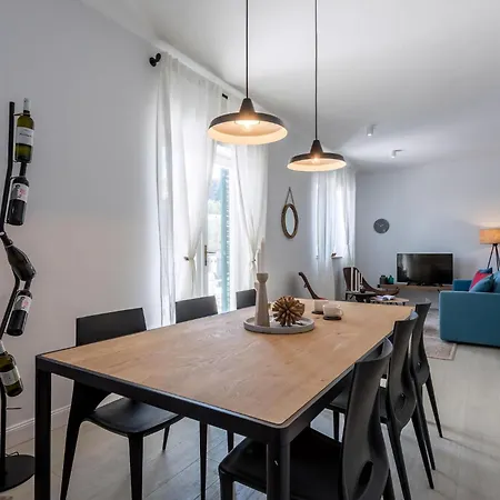 别墅 Traditional Brac 3 Bedrooms Turquoise Waterfront Close To Phenomenal Sea Views Selca (Brac)