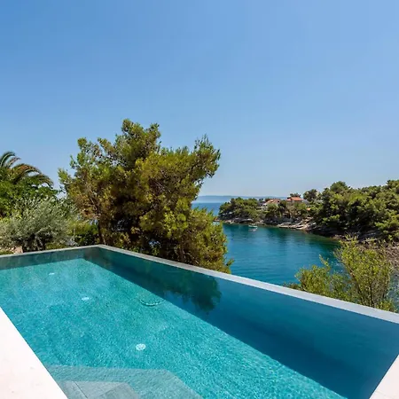 别墅 Traditional Brac 3 Bedrooms Turquoise Waterfront Close To Phenomenal Sea Views Selca (Brac)
