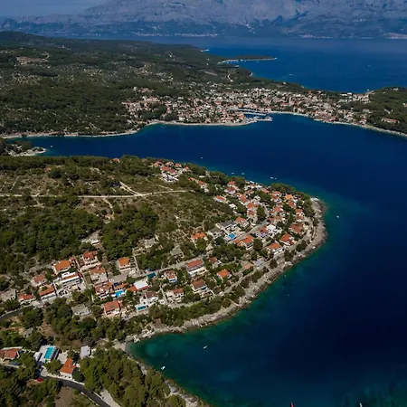 Traditional Brac 3 Bedrooms Turquoise Waterfront Close To Phenomenal Sea Views * Selca (Brac)
