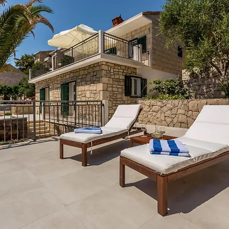 Traditional Brac 3 Bedrooms Turquoise Waterfront Close To Phenomenal Sea Views