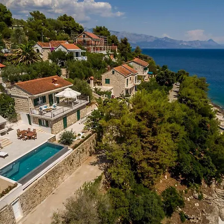Traditional Brac 3 Bedrooms Turquoise Waterfront Close To Phenomenal Sea Views