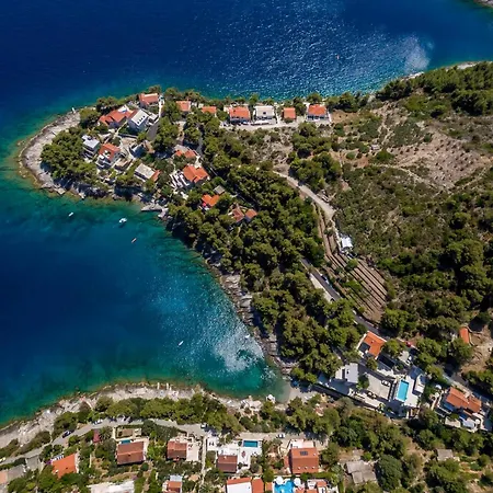 Traditional Brac 3 Bedrooms Turquoise Waterfront Close To Phenomenal Sea Views 别墅 *