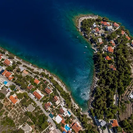 别墅 Traditional Brac 3 Bedrooms Turquoise Waterfront Close To Phenomenal Sea Views Selca (Brac)